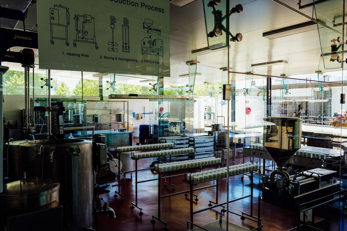 Food and beverage bottling line